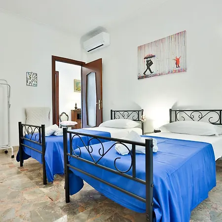 Guesthost - Partenope Stadium House