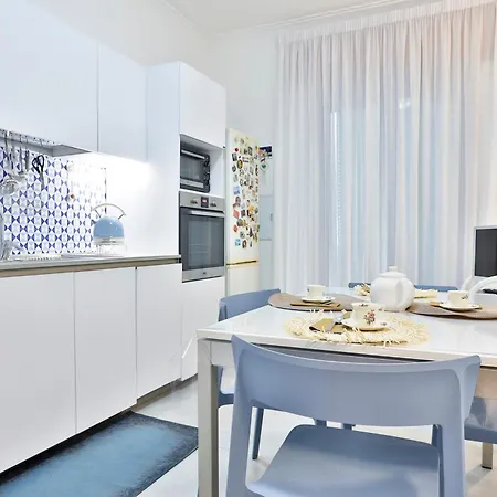 アパート Guesthost - Partenope Stadium House *