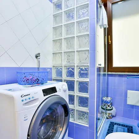 アパート Guesthost - Partenope Stadium House *