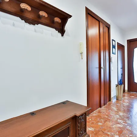 Guesthost - Partenope Stadium House Апартаменты *