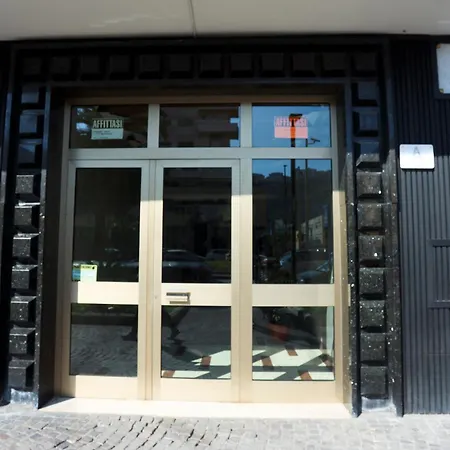 Guesthost - Partenope Stadium House