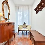 Guesthost - Partenope Stadium House *