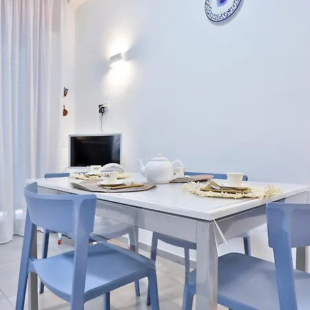 Guesthost - Partenope Stadium House Apartament *