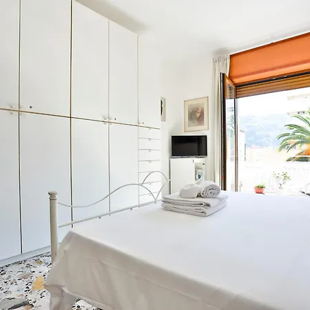 Guesthost - Partenope Stadium House Apartament