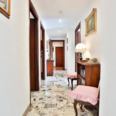 Apartament Guesthost - Partenope Stadium House *