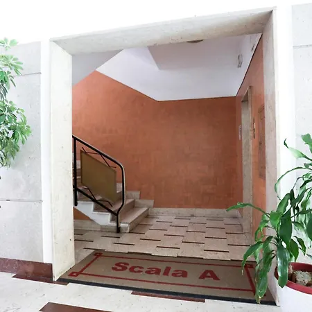 Guesthost - Partenope Stadium House Apartament *